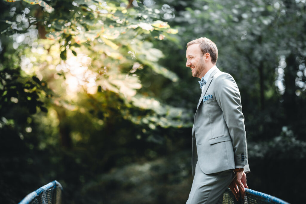 Photographe mariage Nancy : marié dans le parc du château de Fléville en Lorraine